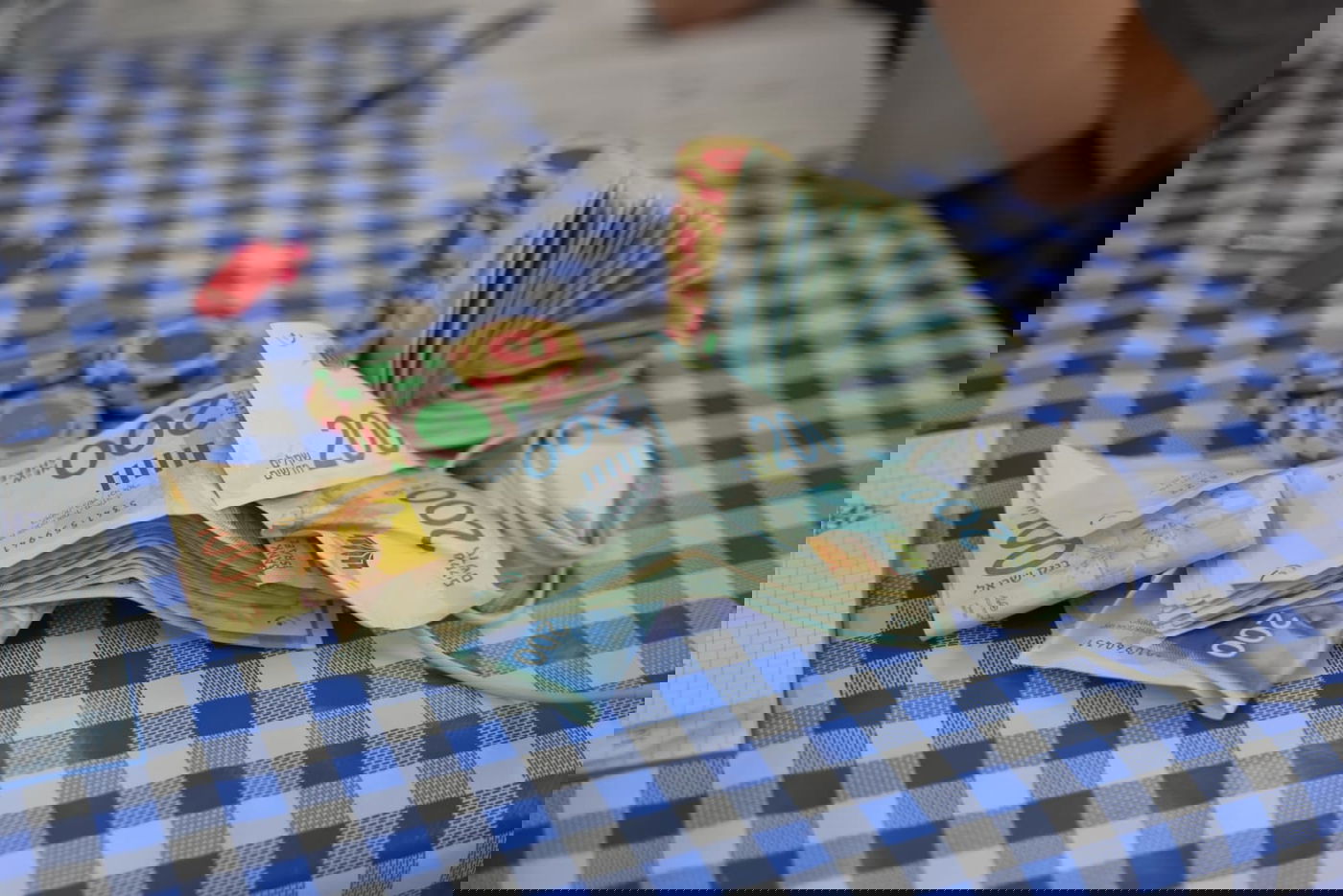 המשטרה עצרה חשודים בהלוואות בריבית והלבנת הון לארגוני פשיעה