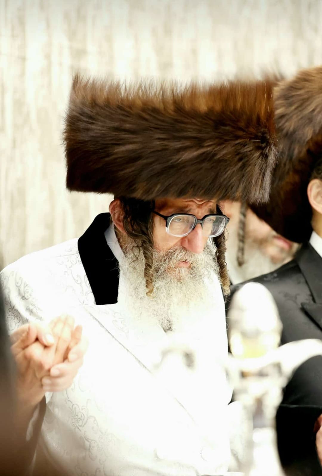 בשמחת נישואי נכדו