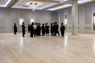 מעמד קביעת מזוזות באולם 'אהלי פרידא' ד'באבוב בב"פ 