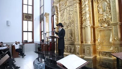 רה"י הגאון רבי מנשה עוזרי בשיעור פתיחה בישיבת נזר ישראל