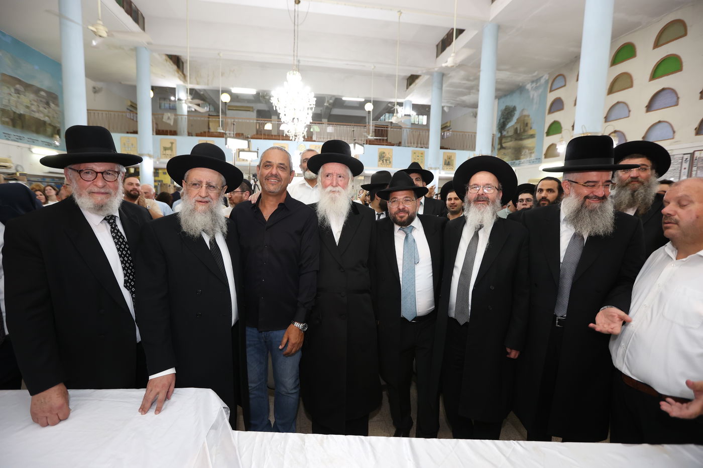 הכתרת הרב בן ציון נורדמן לרב בית הכנסת הגדול