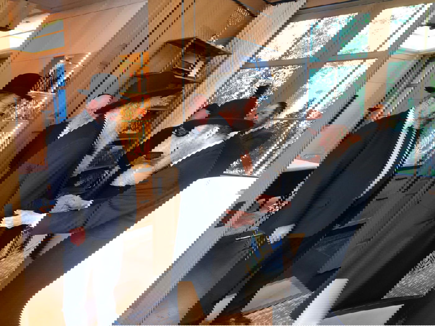 הדינרים, השיחות והשבת המרוממת: המסע של רה"י