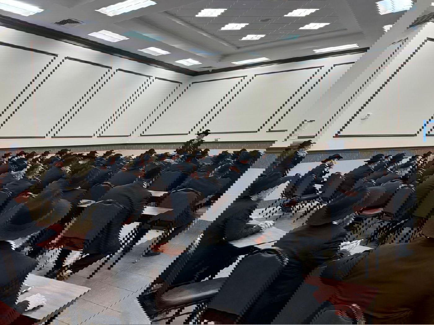 הדינרים, השיחות והשבת המרוממת: המסע של רה"י