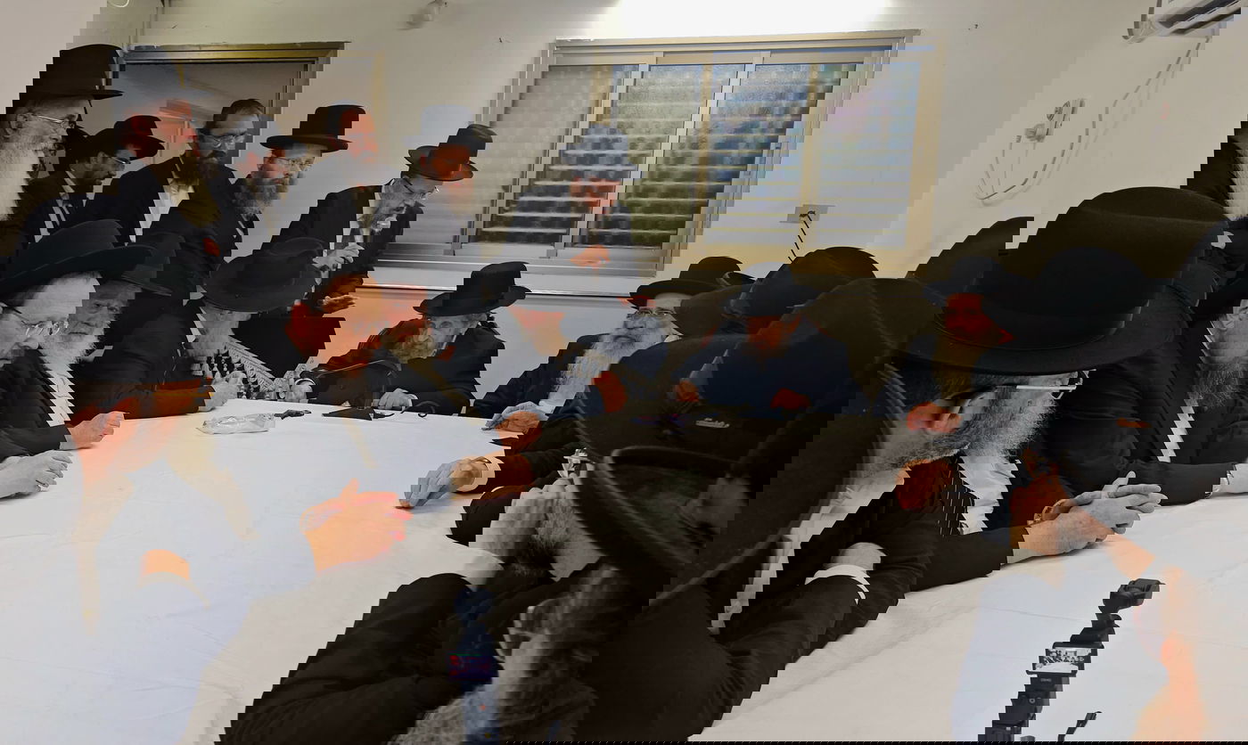 האסיפה בבית הגר"ד לנדו