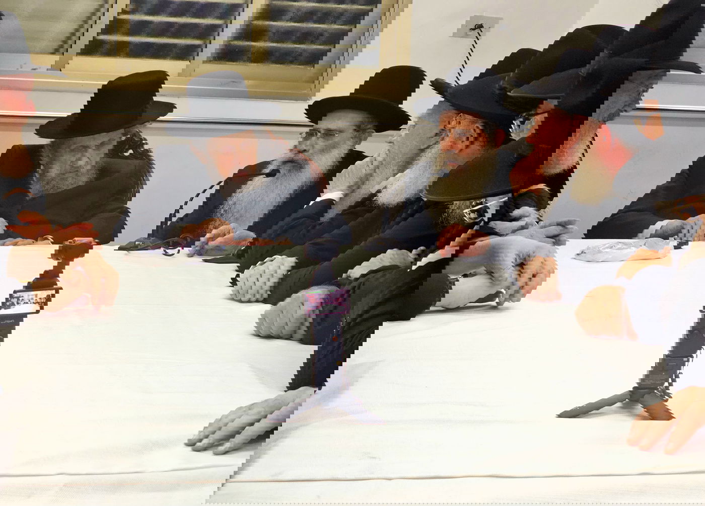 האסיפה בבית הגר"ד לנדו