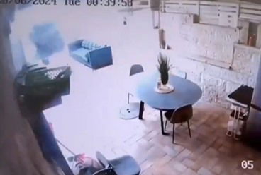 הזירה שאליה הושלכו הרימונים