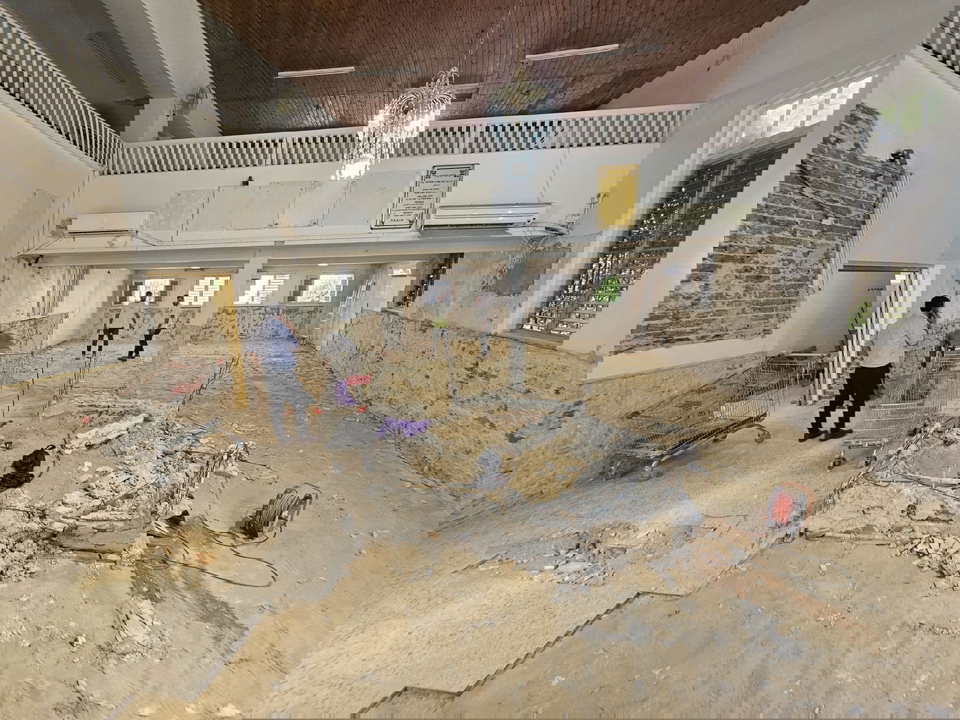 התחלת השיפוץ