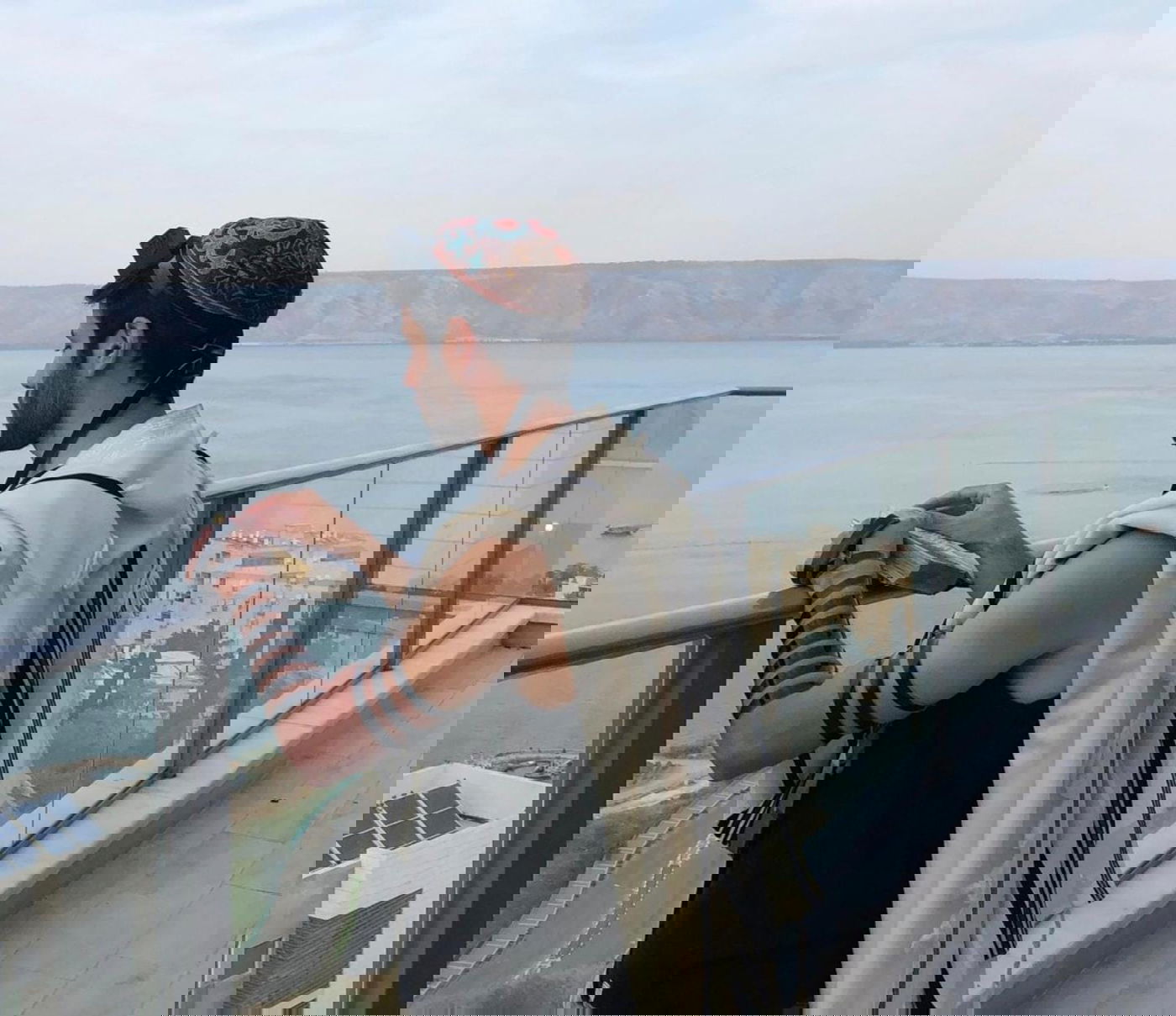 הזמר נועם בנאי