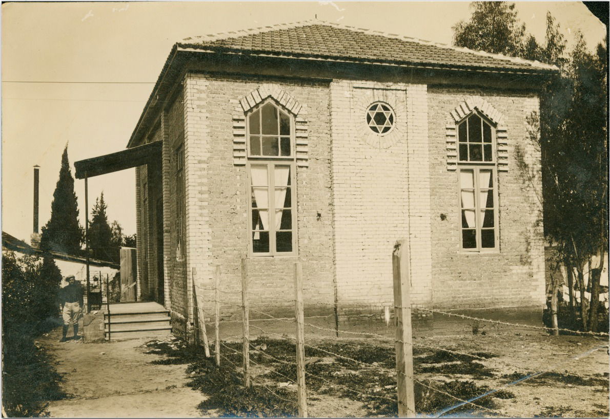 מבנה בית הכנסת בשנותיו הראשונות