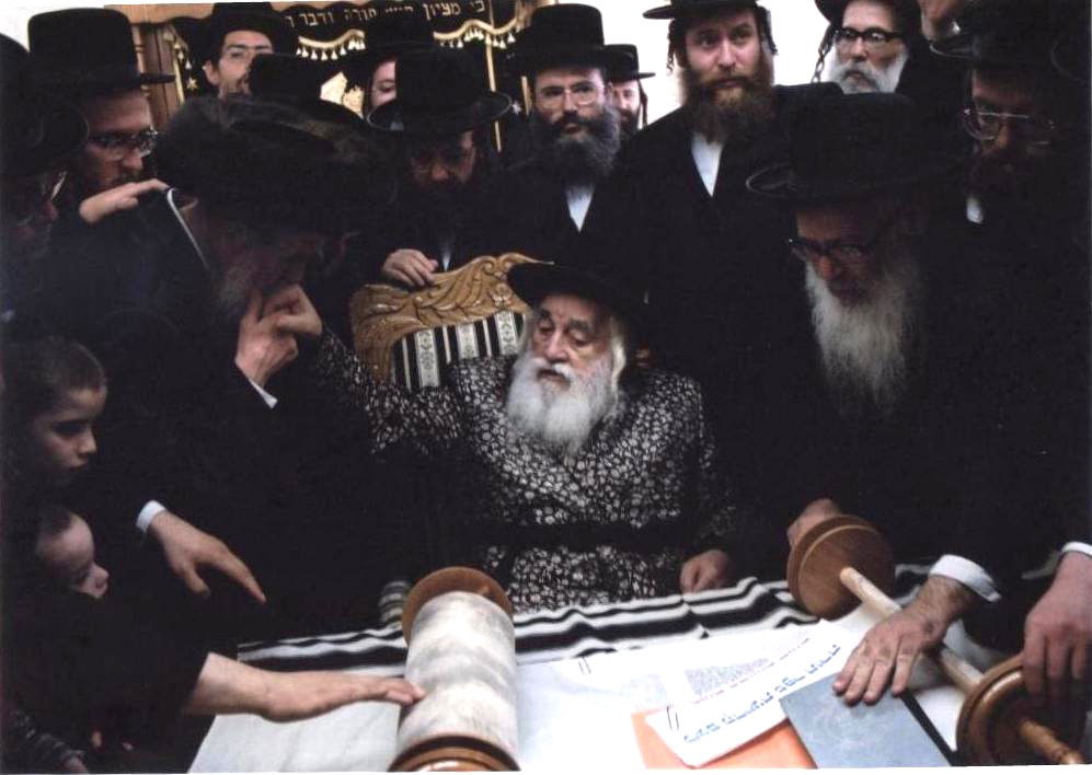 ע"י רבו האדמו"ר בעל ה'ישועות משה' מויז'ניץ זי"ע