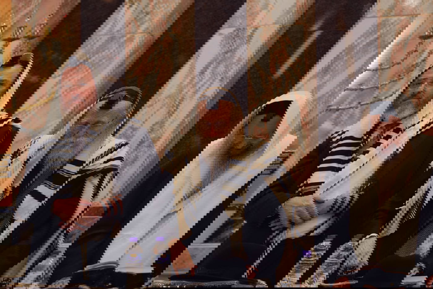 תיעוד מסע גדולי ישראל לדרום אמריקה