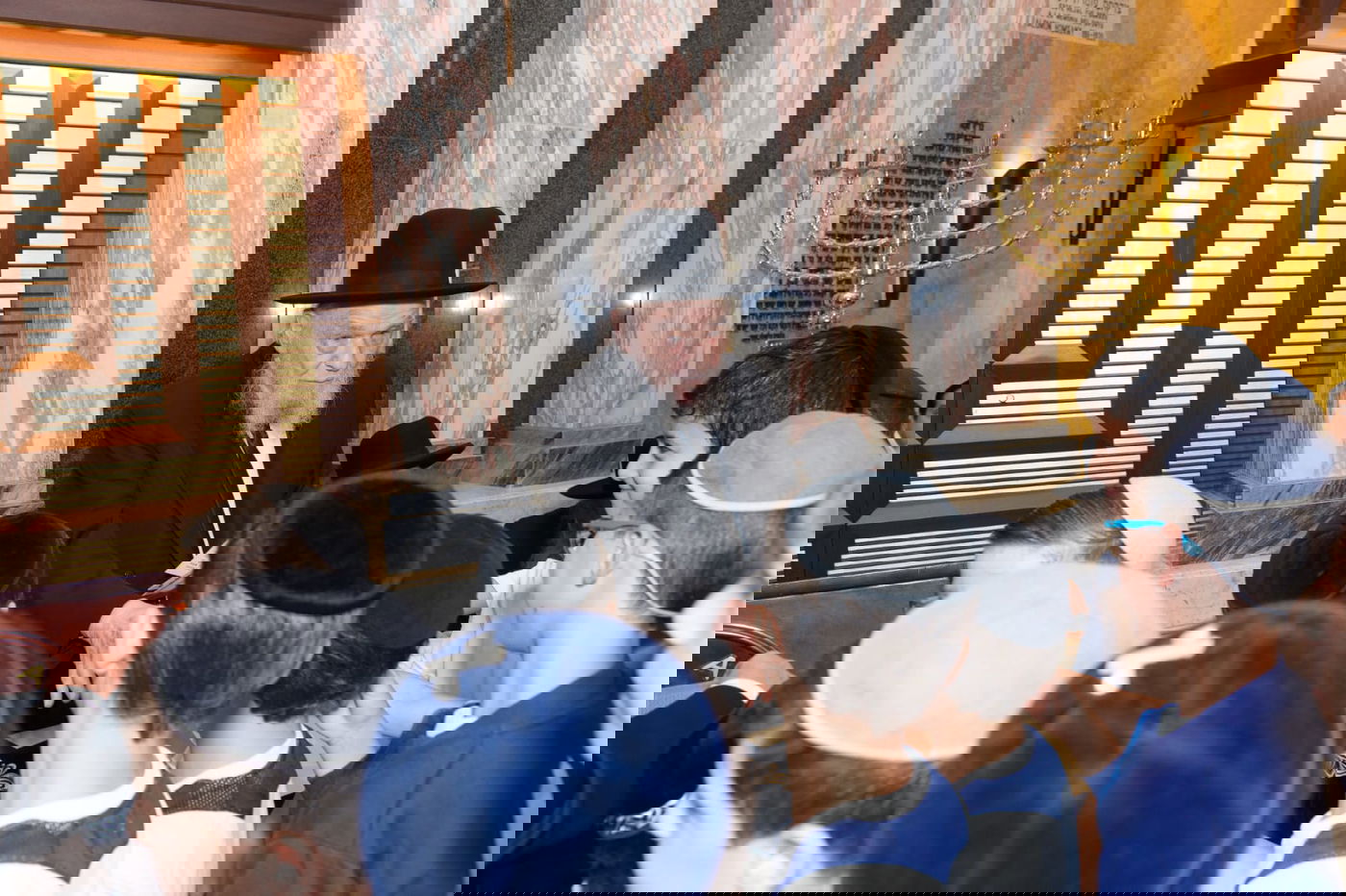 תיעוד מסע גדולי ישראל לדרום אמריקה