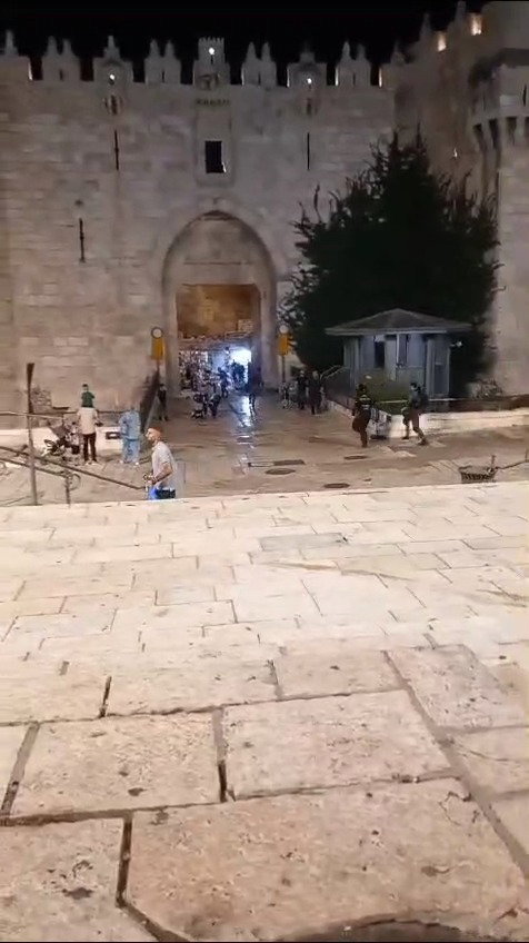צפו: רגע נטרול המחבל בשער שכם