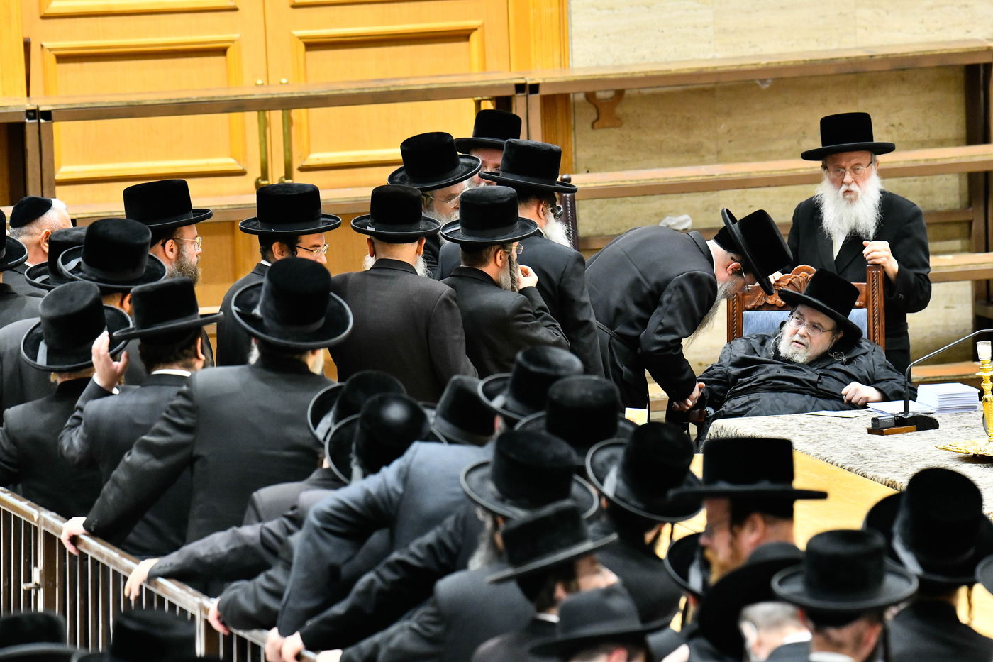 קבלת קהל אצל האדמו"ר מבעלזא בחודש אלול