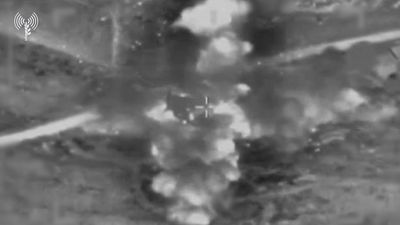 צה"ל תקף מטרות נוספות של חיזבאללה | צפו בתקיפות