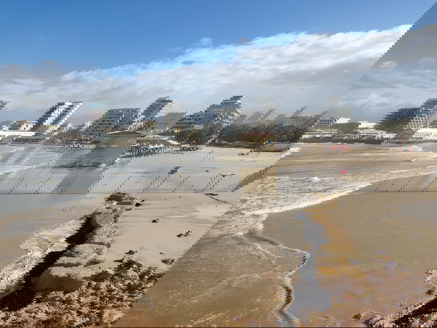 חוף הים בתל אביב 