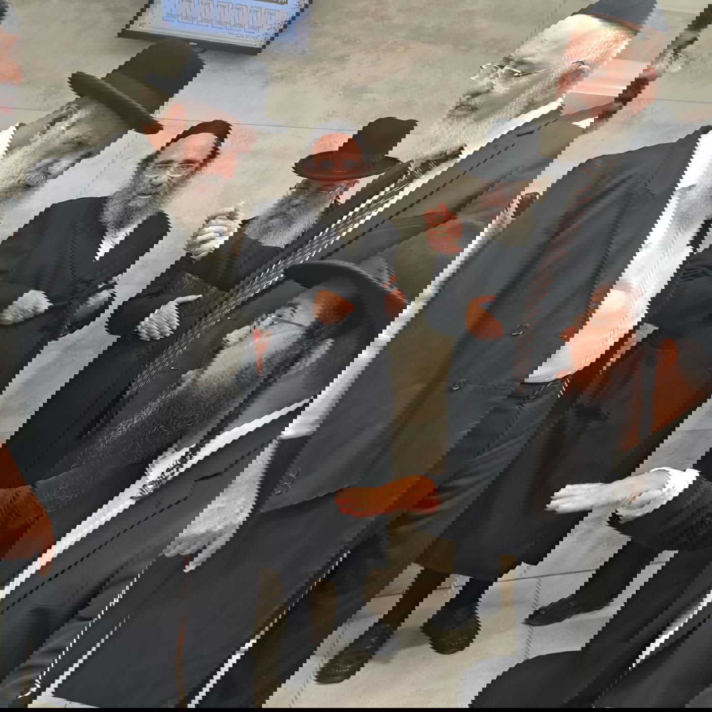 הגאון רבי שלמה מחפוד, בסיור במקווה בעיר אשדוד 