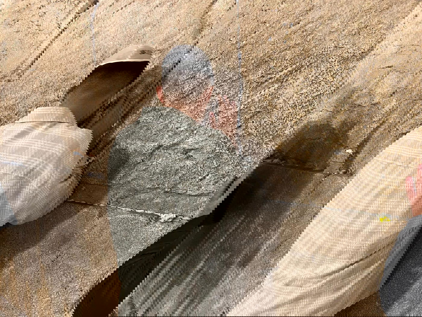 השחקן בר ברימר הגיע לבקש סליחה בכותל | צפו בתיעוד