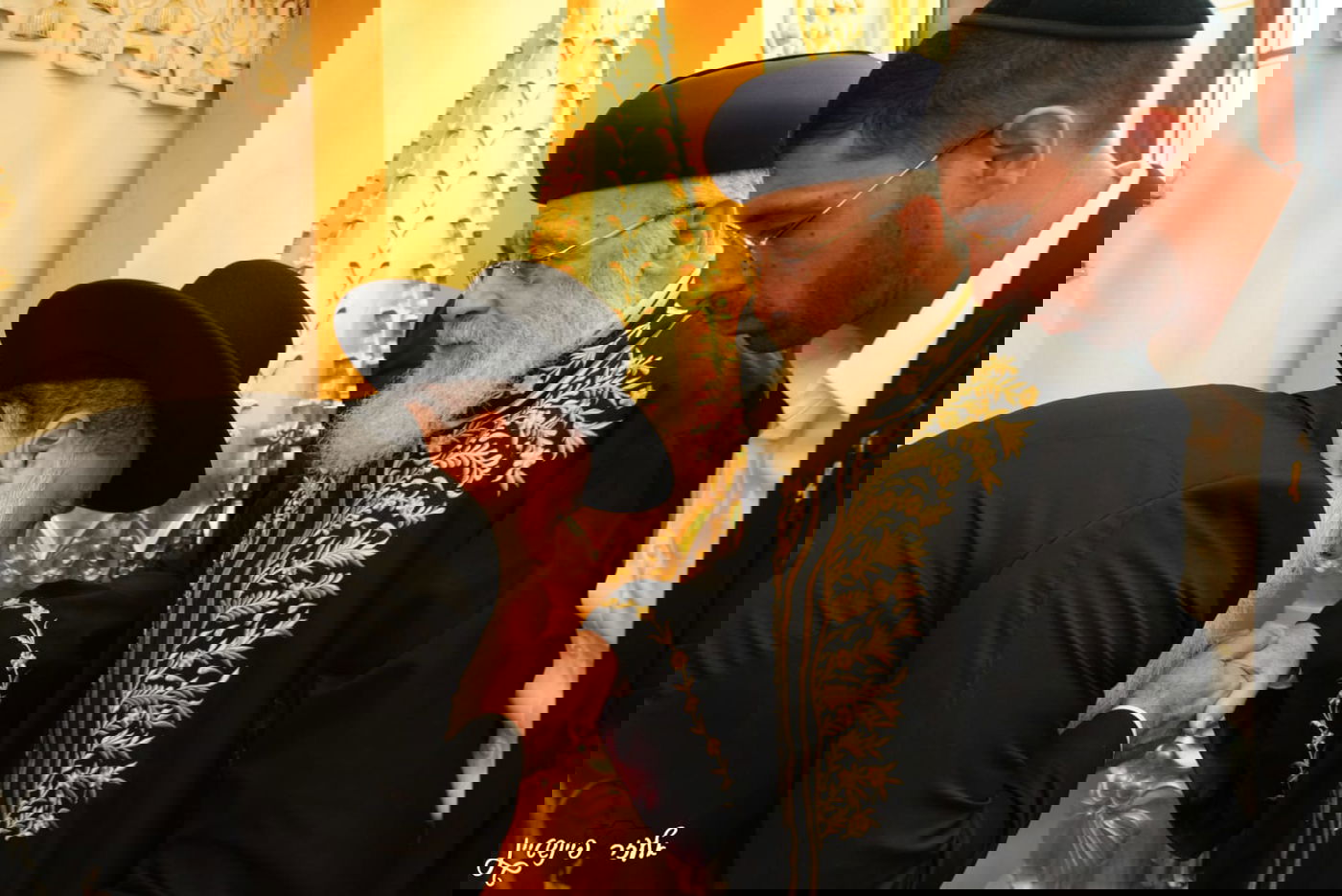 קביעת מזוזות במוסדות "יביע אומר" בראשות הרב יגאל כהן