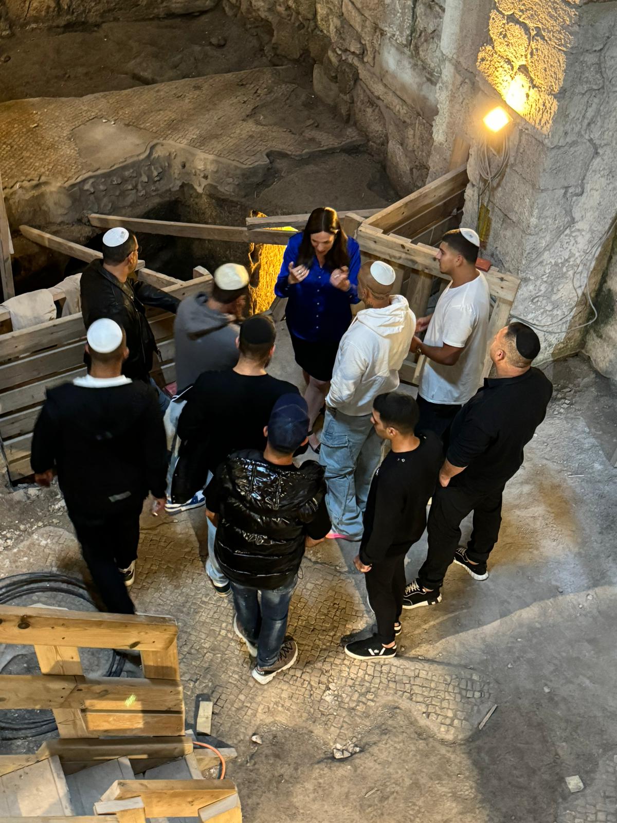 אייל גולן בסיור סליחות בכותל