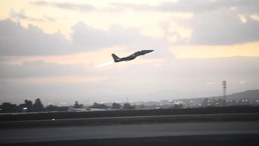 תיעוד מהמראת מטוסי קרב מבסיס רמת דוד (כנף 1) לתקיפות בלבנון
