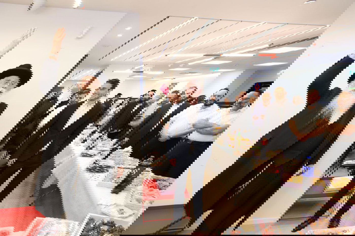 חניכת סניף בנק הפועלים במרכז המסחרי החדש הקארדו