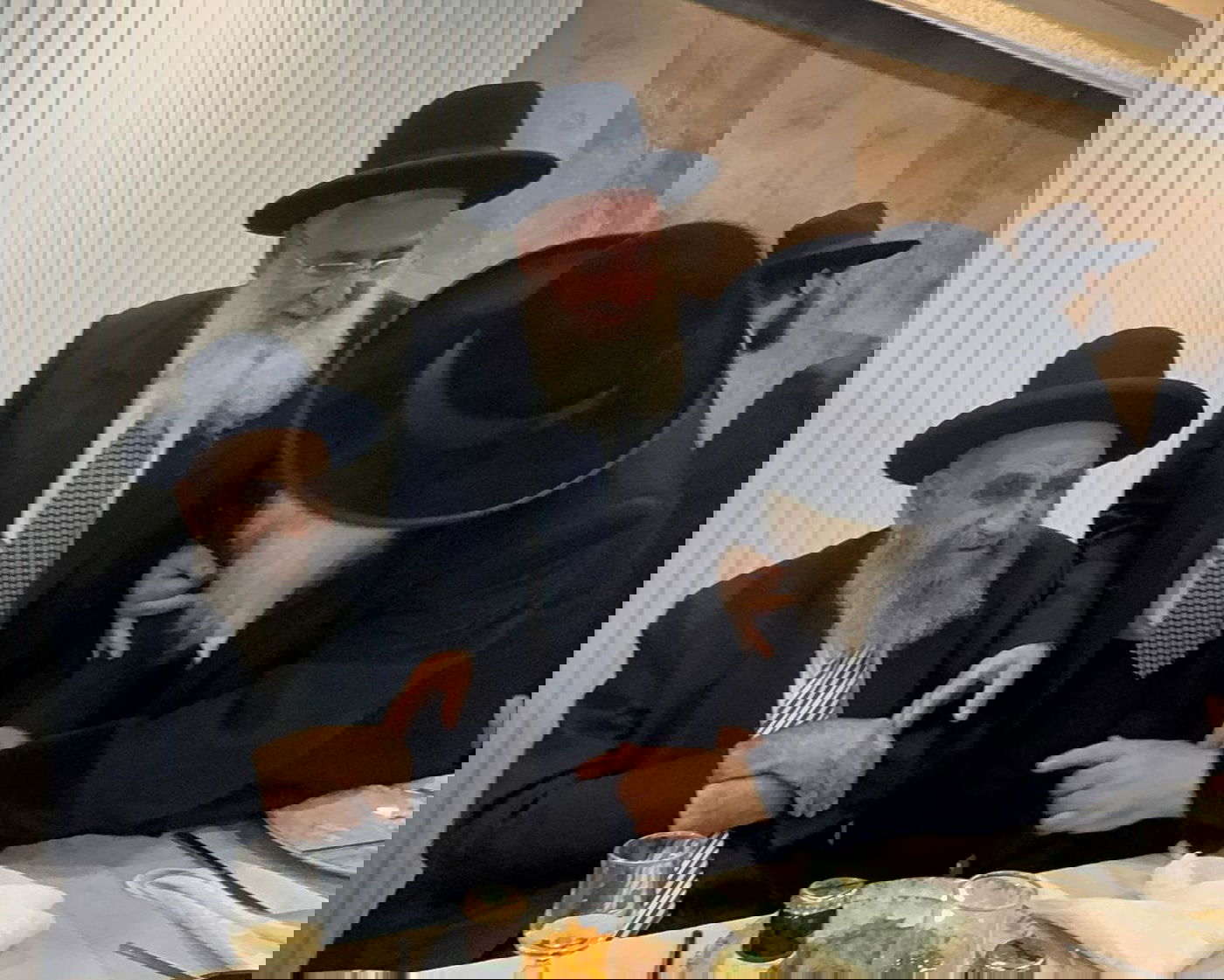 הגר"מ עמוס זוכה לתמיכתו של הגר"מ צדקה