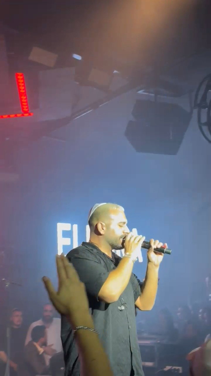 מקבל על עצמו ציצית בהופעה