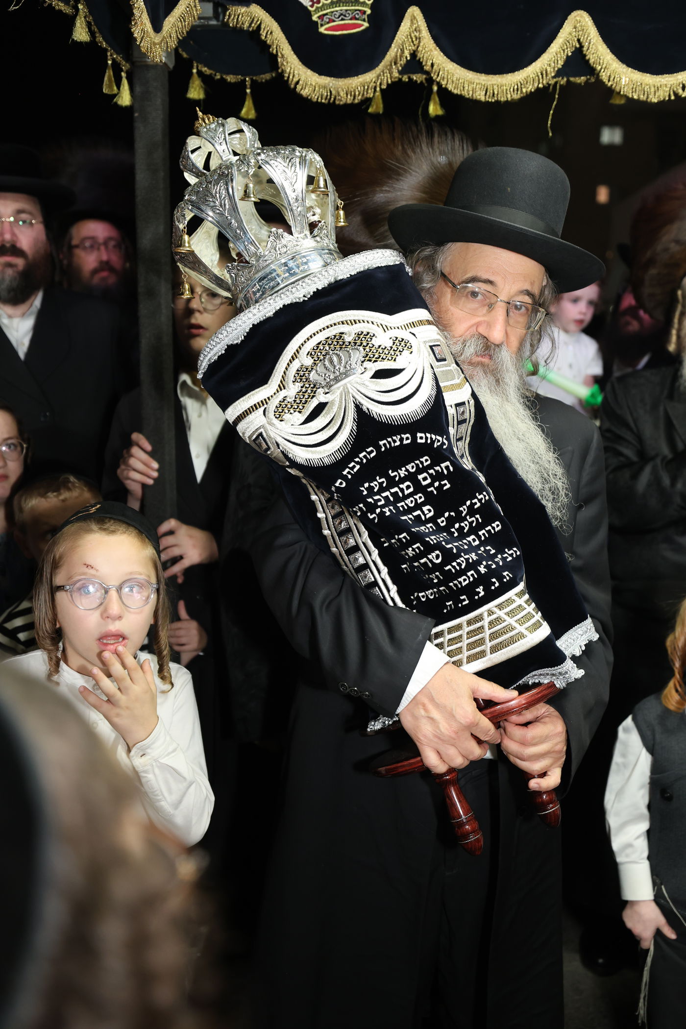 הכנסת ספר תורה וחנוכת הבית לביהמ"ד קרעטשניף בברכפלד