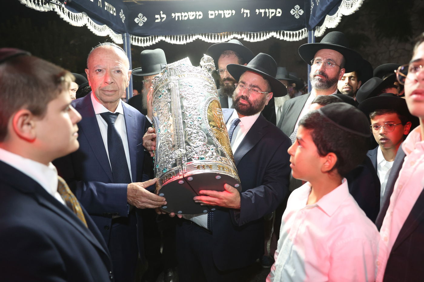 הכנסת ספר תורה ב'סוכת דוד'