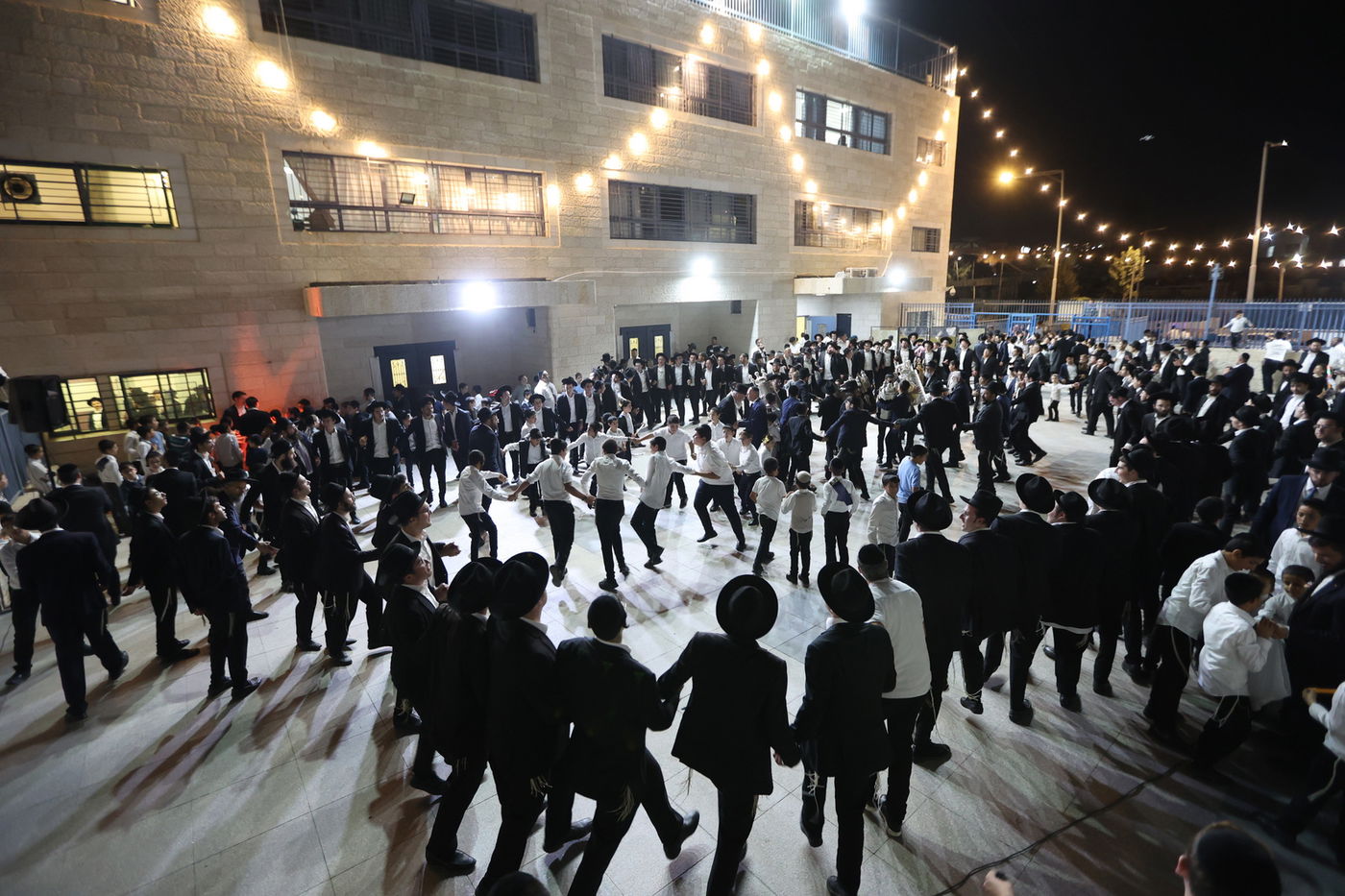 הכנסת ספר תורה ב'סוכת דוד'