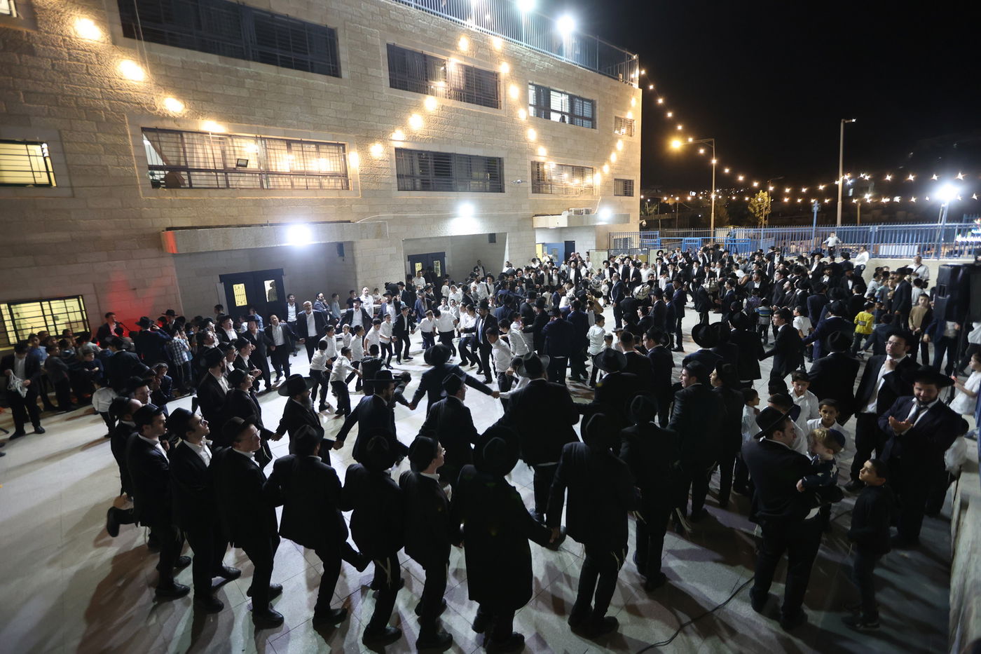 הכנסת ספר תורה ב'סוכת דוד'