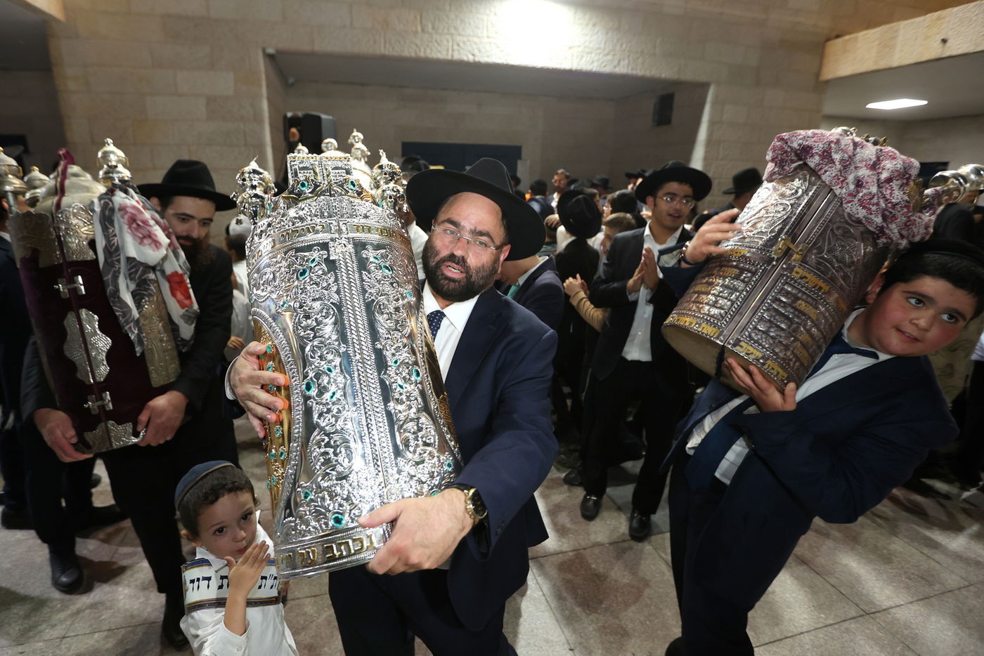 הכנסת ספר תורה ב'סוכת דוד'