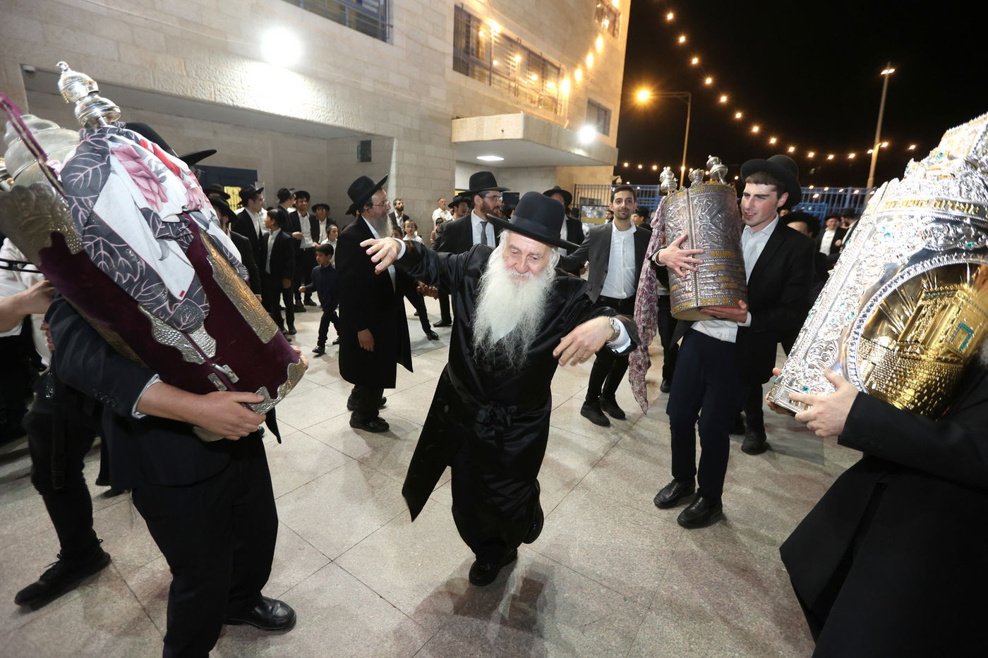 הכנסת ספר תורה ב'סוכת דוד'