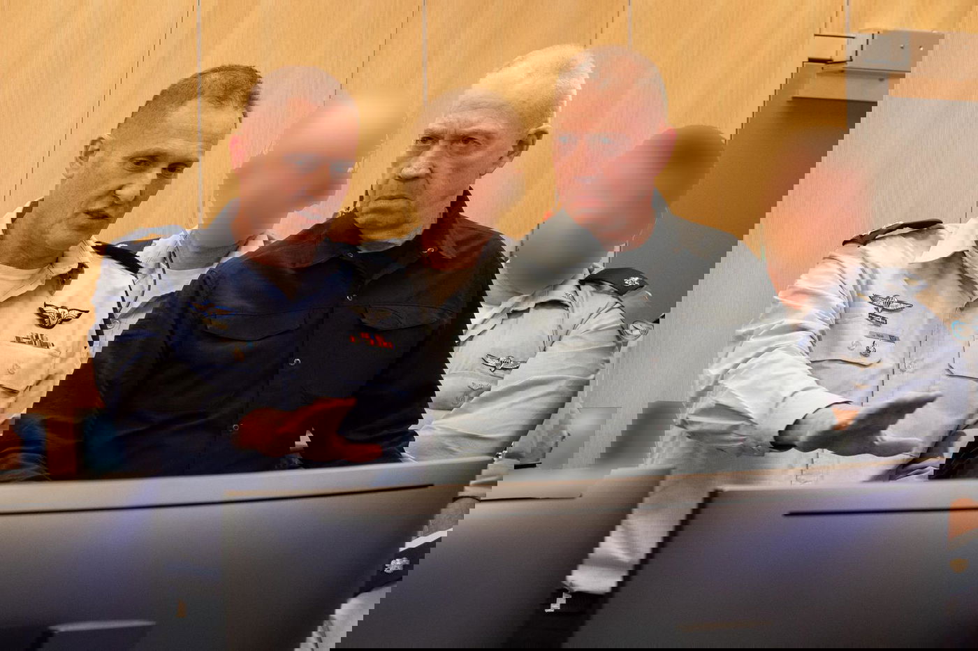 השר גלנט בתא הפיקוד, הערב