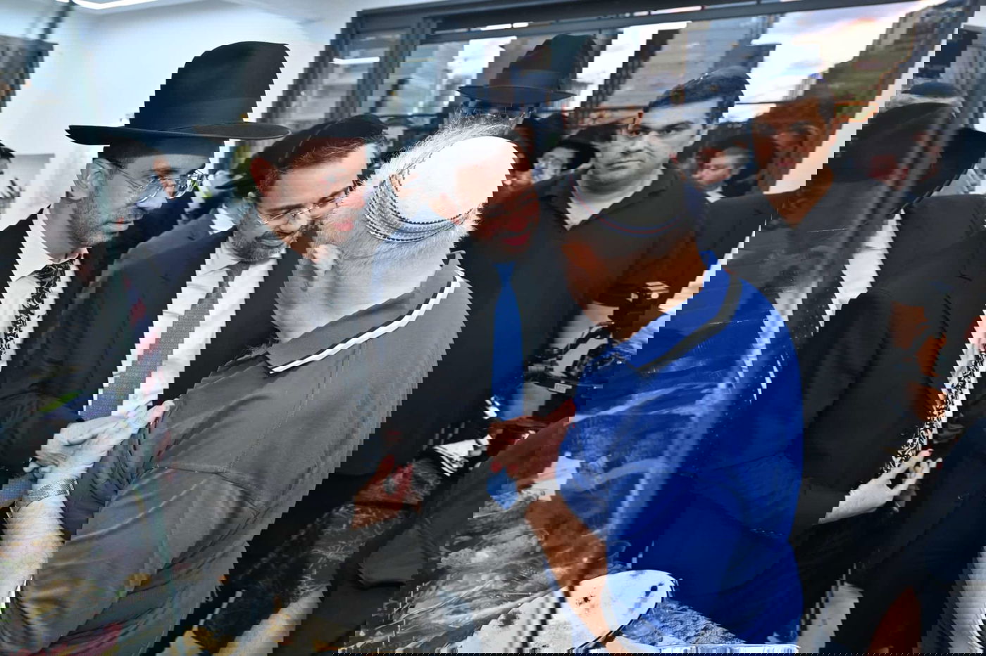 הכנסת ספר תורה בבני ברק לזכר הנופלים ולהשבת החטופים