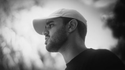 "צוק 50": ישי רביבו חושף את המסע האישי שלו בשיר חדש