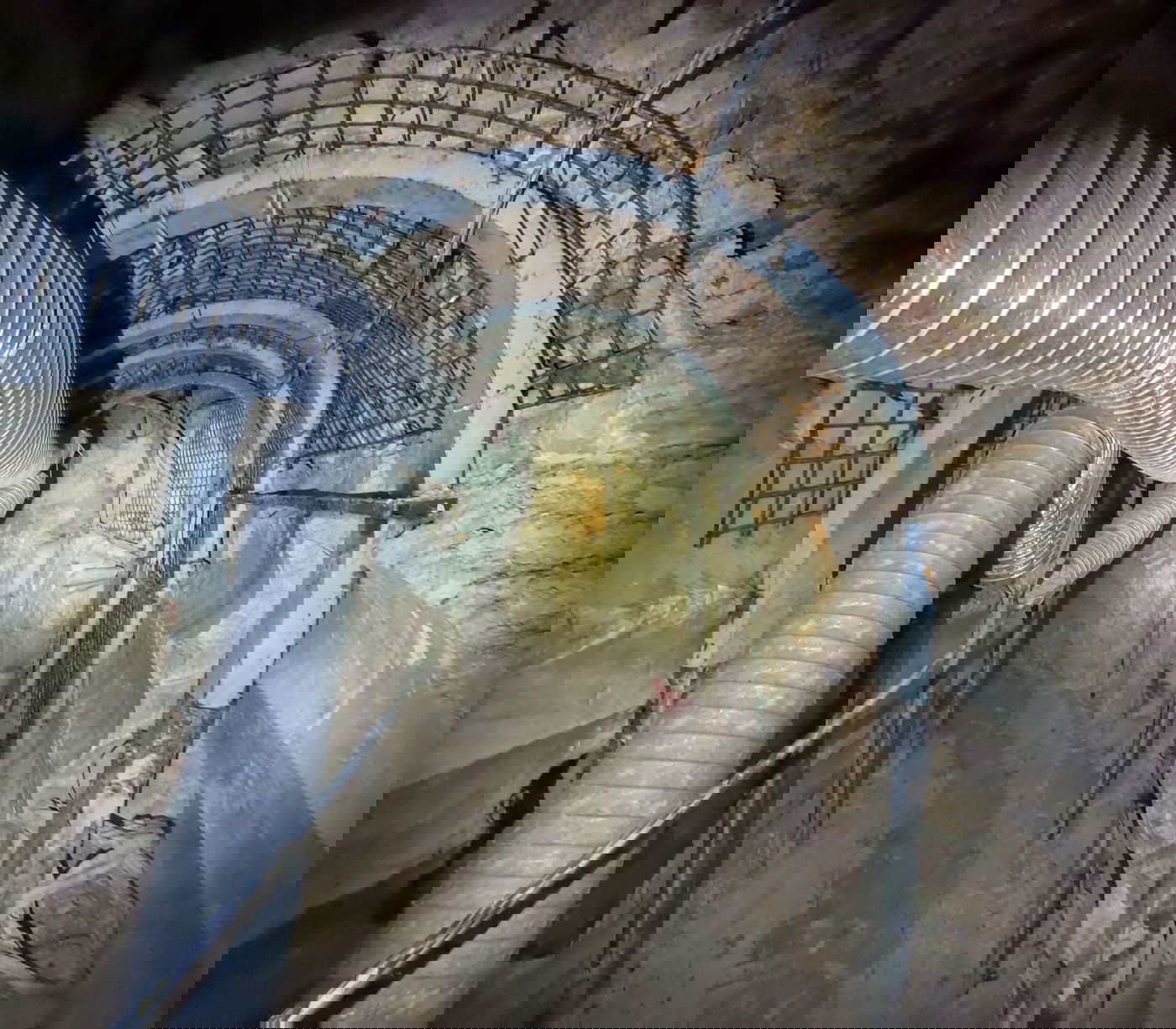 המנהרות ואמצעי הלחימה שאותרו בלבנון