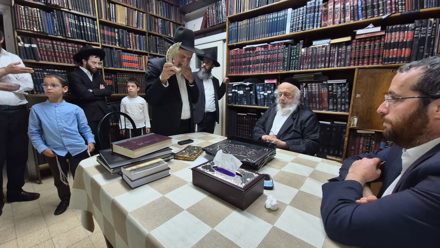 תיעוד מביתו של הגרב"ד פוברסקי