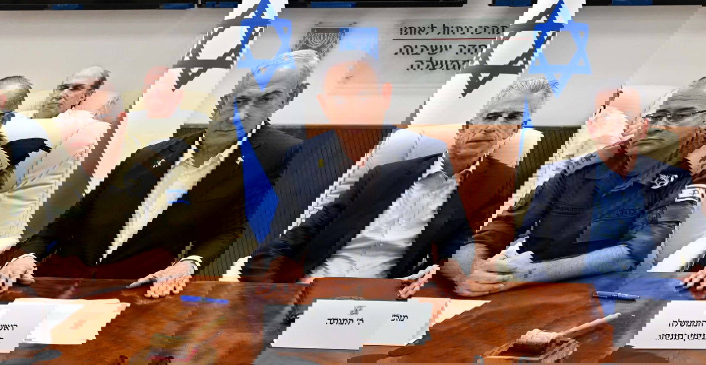 רה"מ נתניהו בקבינט המדיני ביטחוני | ארכיון