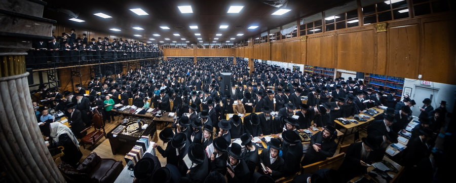 סליחות ראשונות בחצה"ק צאנז קלויזנבורג