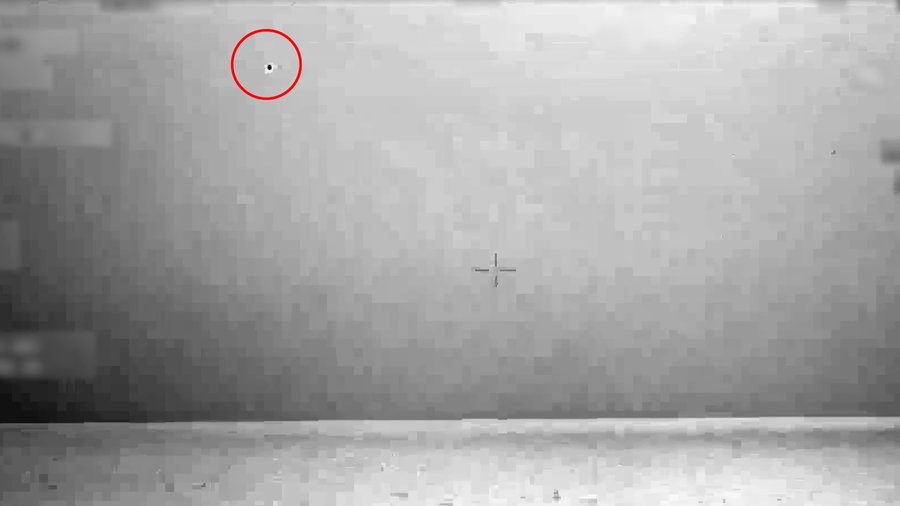 תיעוד מיירוט כלי טיס בלתי מאוישים על ידי ספינת טילים