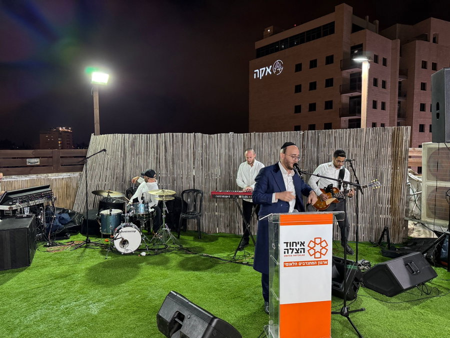 מרגש: מתנדבי 'איחוד הצלה' במעמד סליחות ושירי נשמה עם פיני איינהורן | צפו