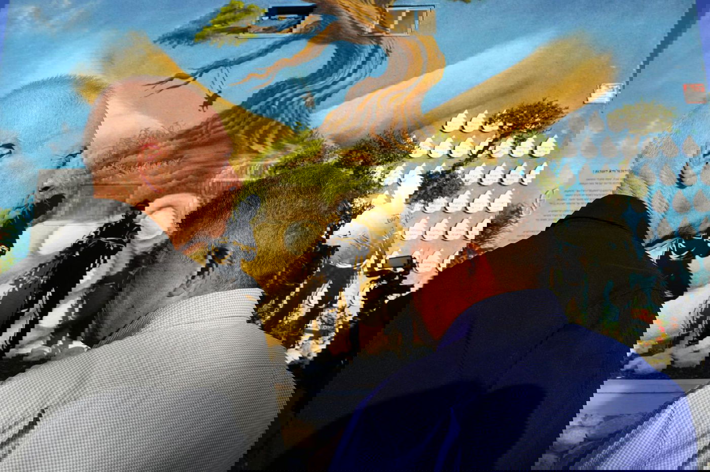 חמישה טילים שוגרו מלבנון למרכז | צה"ל תקף את מטה המודיעין של חיזבאללה