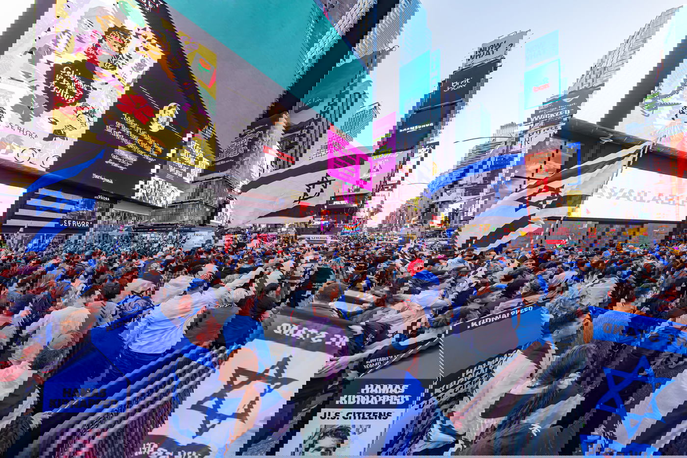 העצרת בטיימס סקוור, אמש 7.10