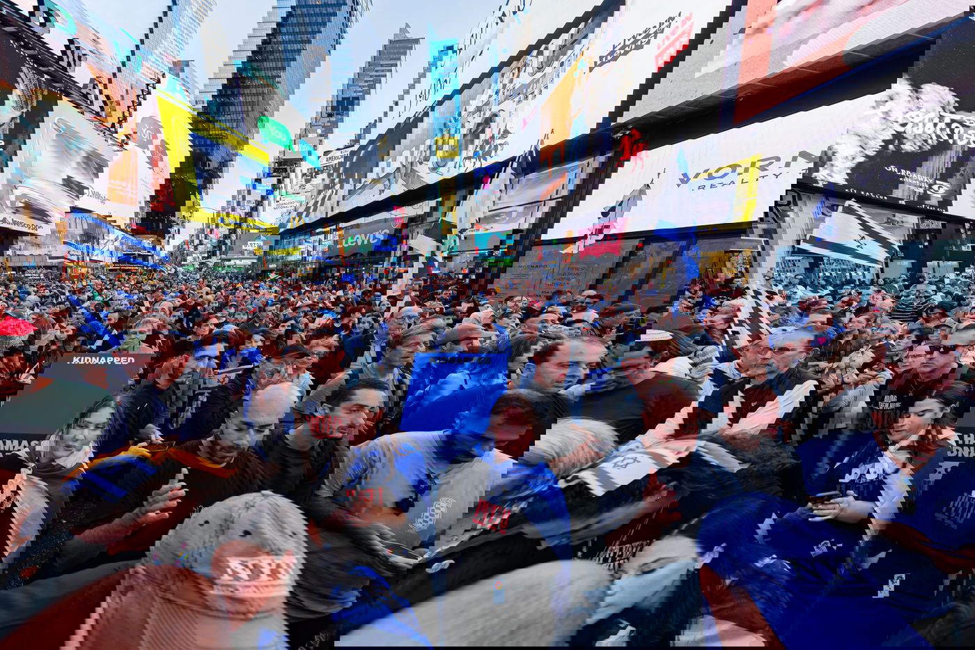 העצרת בטיימס סקוור, אמש 7.10