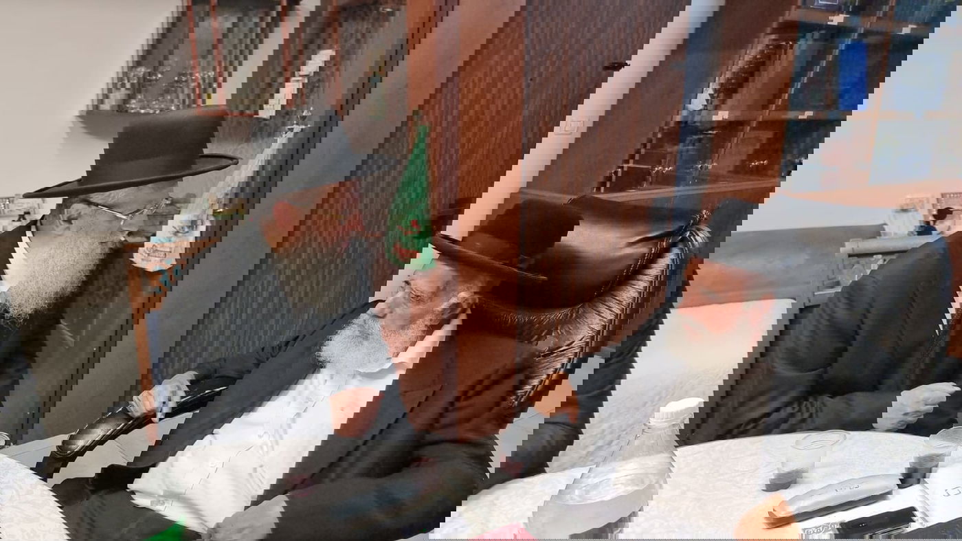 הראשון לציון הגר"ד יוסף בבתי גדולי ישראל | צפו בתיעוד