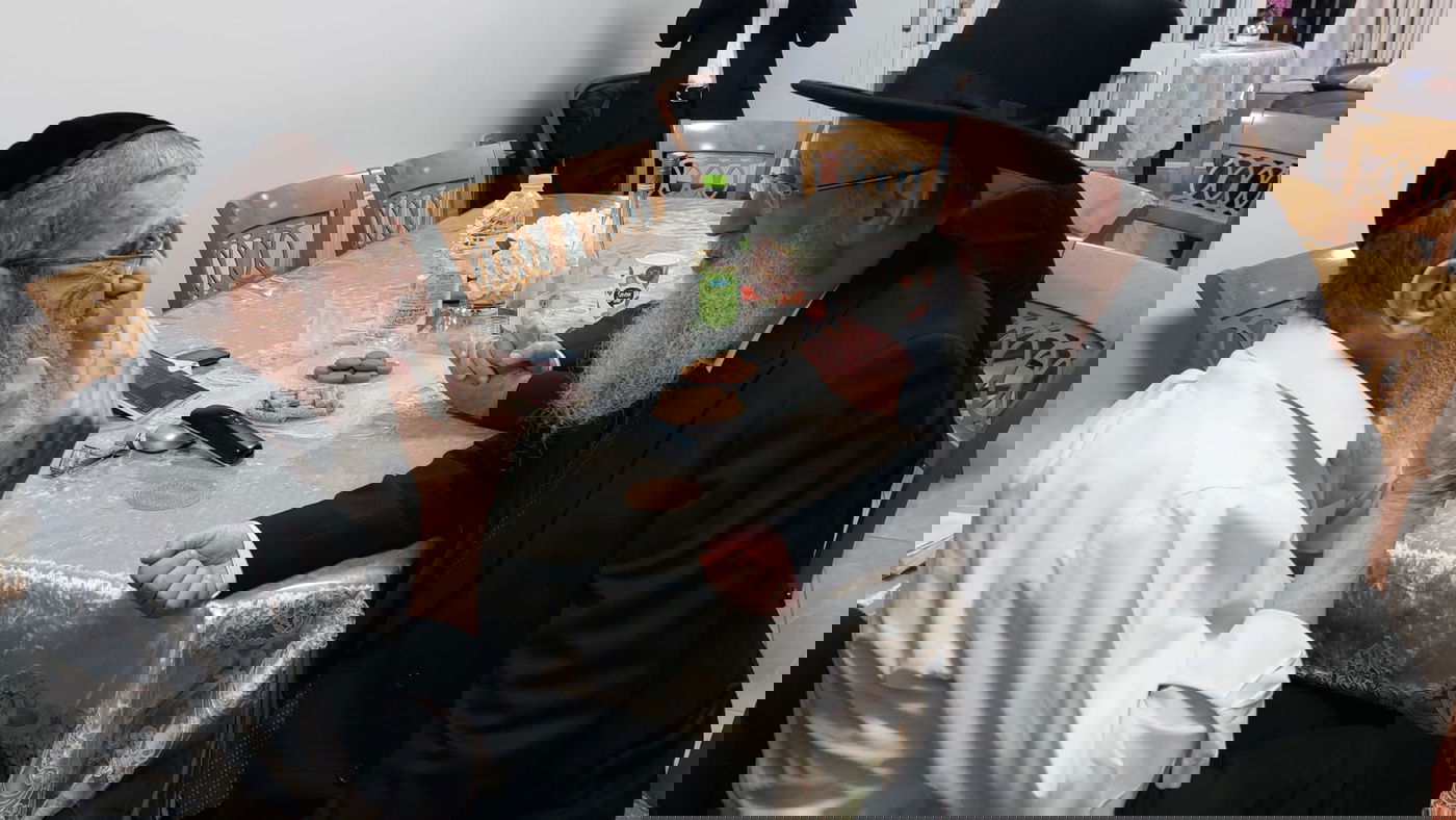 הראשון לציון הגר"ד יוסף בבתי גדולי ישראל | צפו בתיעוד