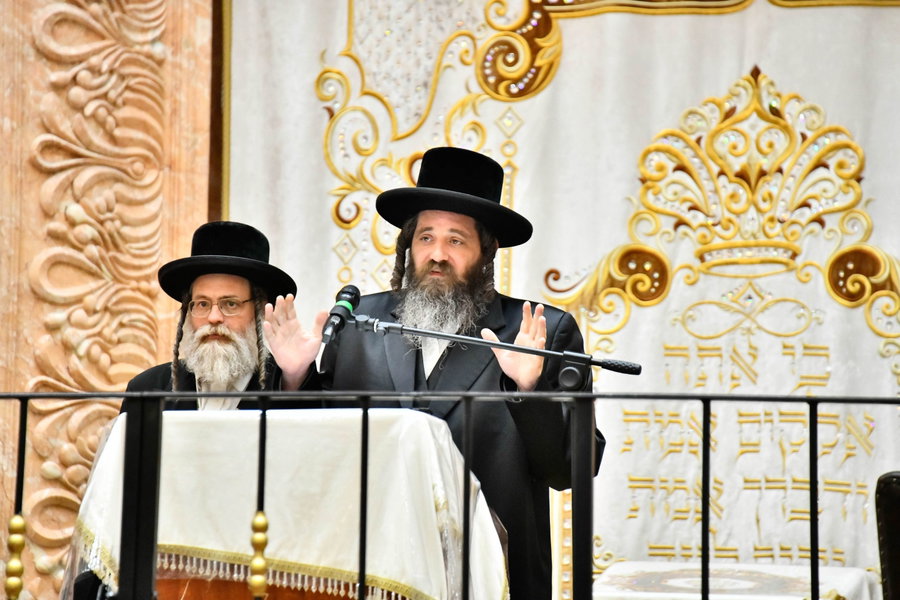 האדמו"ר מפיטסבורג בשיחה בביהמ"ד ויז'ניץ
