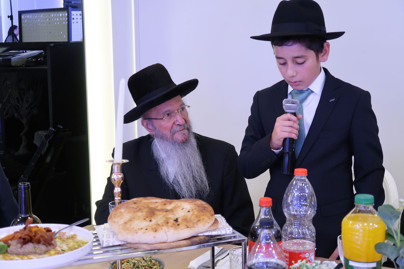 שמחת הבר מצווה לנכדיפ התאומים של הגר"י הלל, והגר"י כהן 